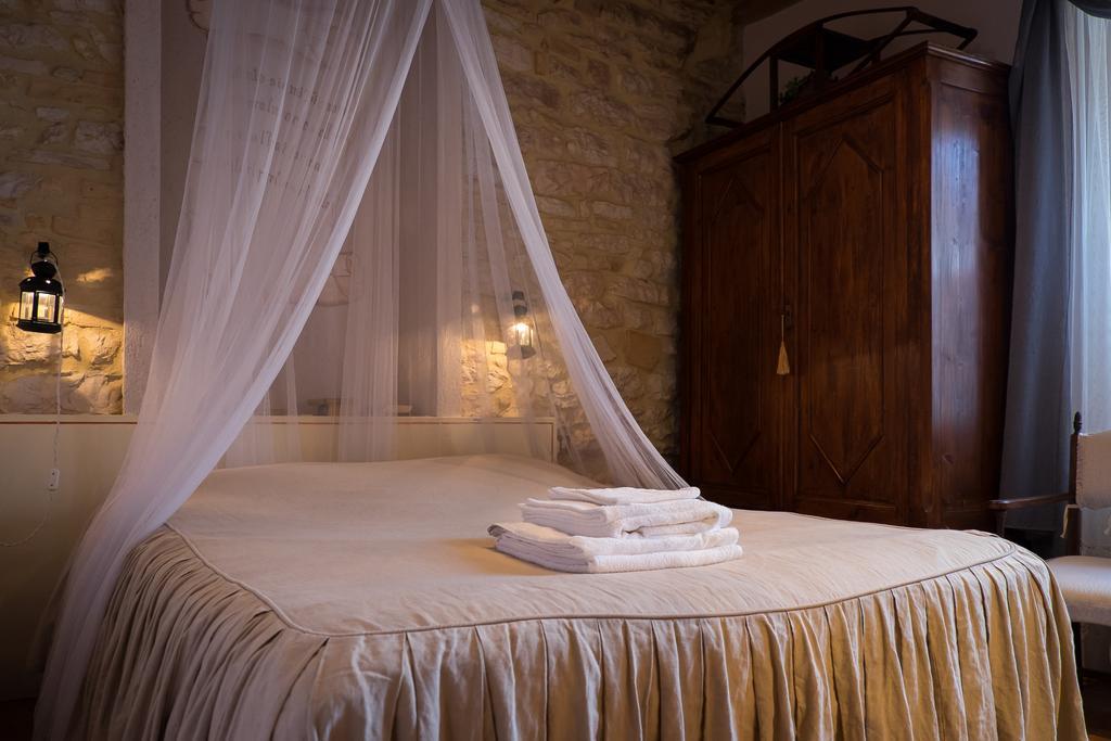 Appartamenti Turistici Vicolo S. Chiara Sassoferrato Exteriér fotografie