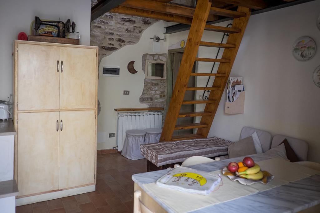 Appartamenti Turistici Vicolo S. Chiara Sassoferrato Exteriér fotografie