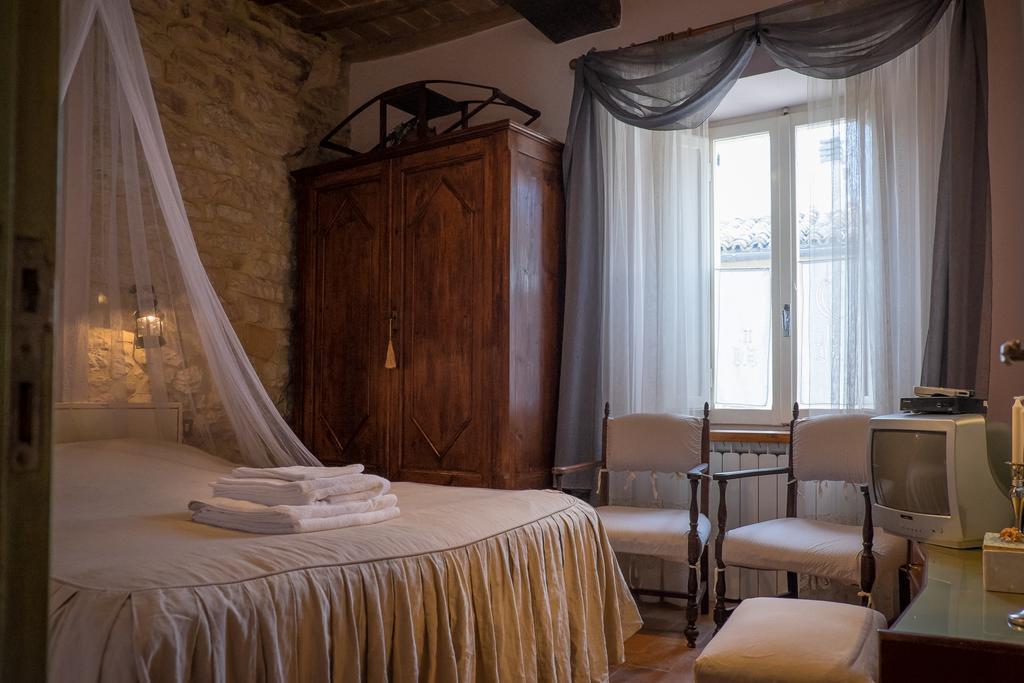 Appartamenti Turistici Vicolo S. Chiara Sassoferrato Exteriér fotografie