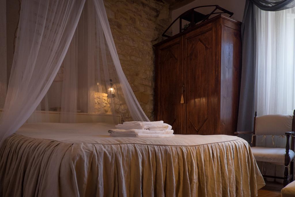 Appartamenti Turistici Vicolo S. Chiara Sassoferrato Exteriér fotografie