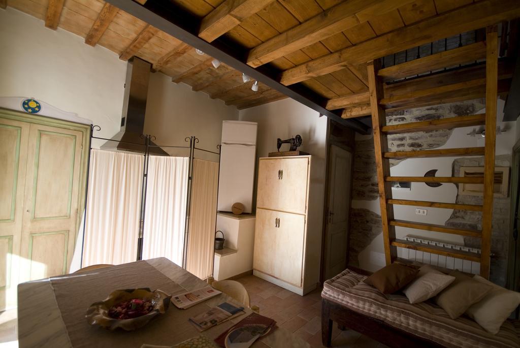 Appartamenti Turistici Vicolo S. Chiara Sassoferrato Exteriér fotografie
