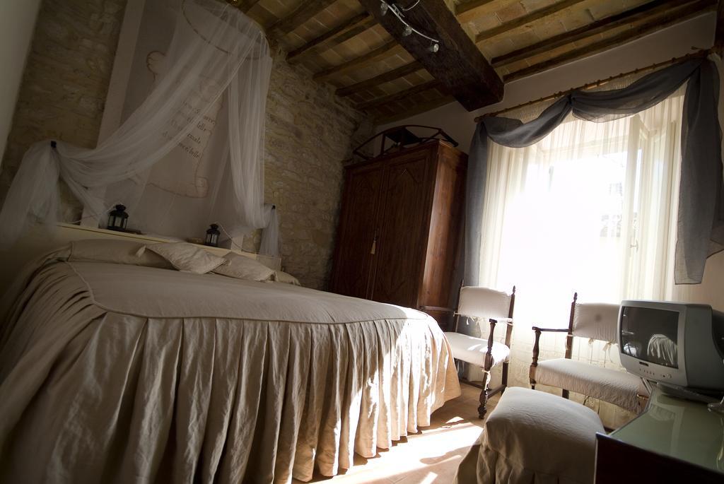 Appartamenti Turistici Vicolo S. Chiara Sassoferrato Exteriér fotografie