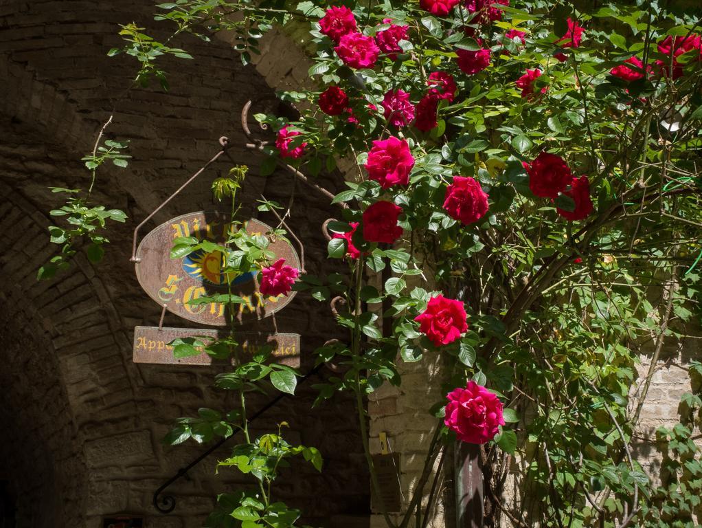 Appartamenti Turistici Vicolo S. Chiara Sassoferrato Exteriér fotografie