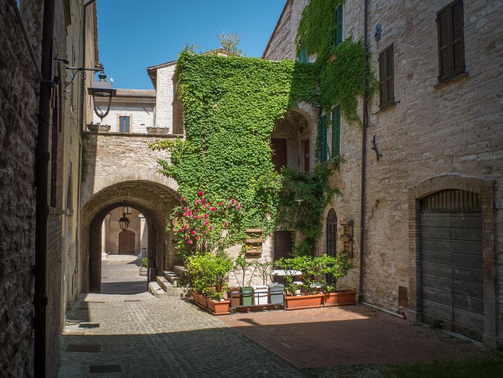 Appartamenti Turistici Vicolo S. Chiara Sassoferrato Exteriér fotografie