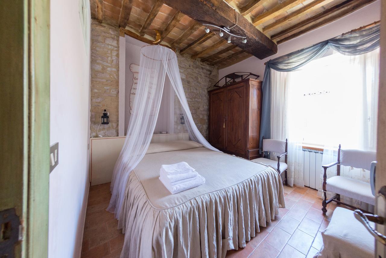 Appartamenti Turistici Vicolo S. Chiara Sassoferrato Exteriér fotografie